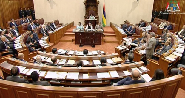 Parlement: retrouvez l’essentiel des débats de la séance de ce mardi 3 avril
