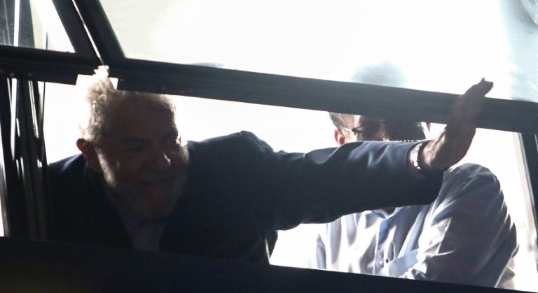 Au Brésil, Lula peut-être à quelques heures de la prison