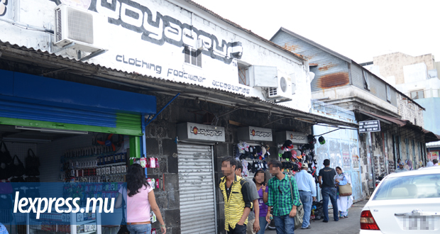Port-Louis: quatre magasins prennent feu à la rue La Chaussée