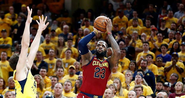 NBA - Cleveland et LeBron James au bord du gouffre