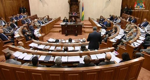 Assemblée nationale: les travaux se poursuivent