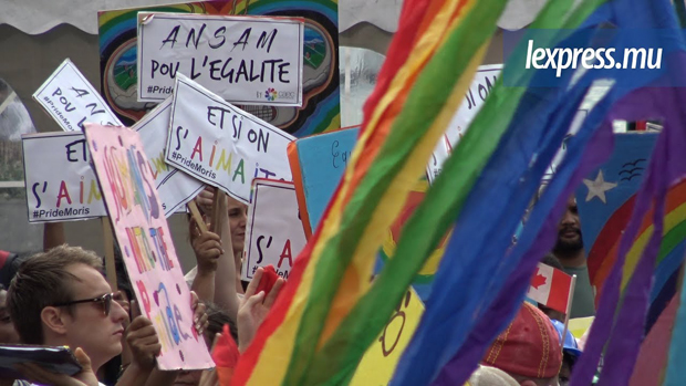 Manifestants homophobes: la police ouvre une enquête