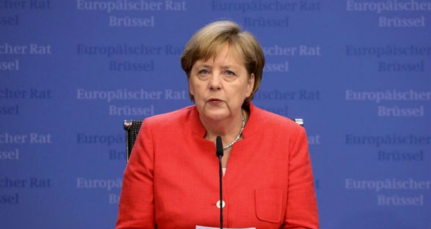 Migrants: Merkel fait des propositions pour un nouveau tour de vis en Allemagne
