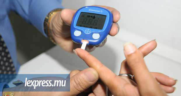 Diabète: jusqu’à Rs 175 de baisse sur les bâtonnets utilisés pour les tests de glycémie