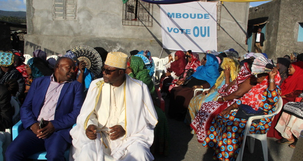 Aux Comores, la campagne référendaire sans embûche du président Azali