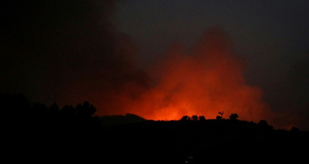 Au Portugal, un incendie menace une ville touristique du sud