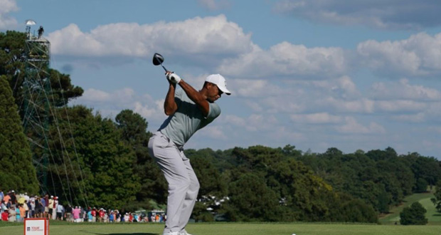 Golf: Woods reste en tête au 2e tour du Tour Championship