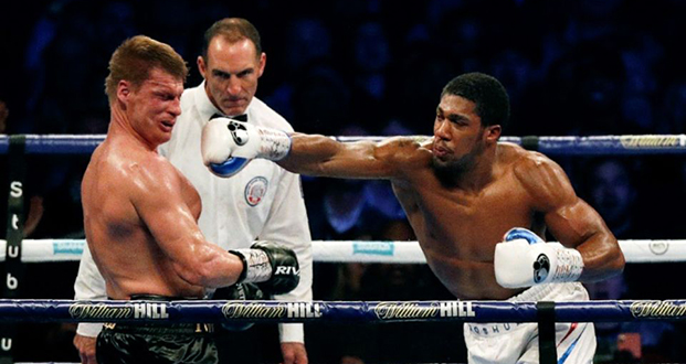 Boxe: Joshua renverse Povetkin tout en puissance