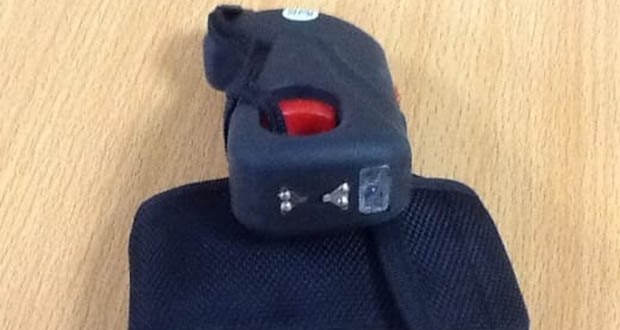 Arrêtée avec un taser à l’aéroport