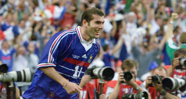 Le mythique maillot de Zidane de la finale 98 aux enchères