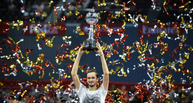 Tennis: Medvedev s’offre, à Tokyo, son premier grand titre et Nishikori