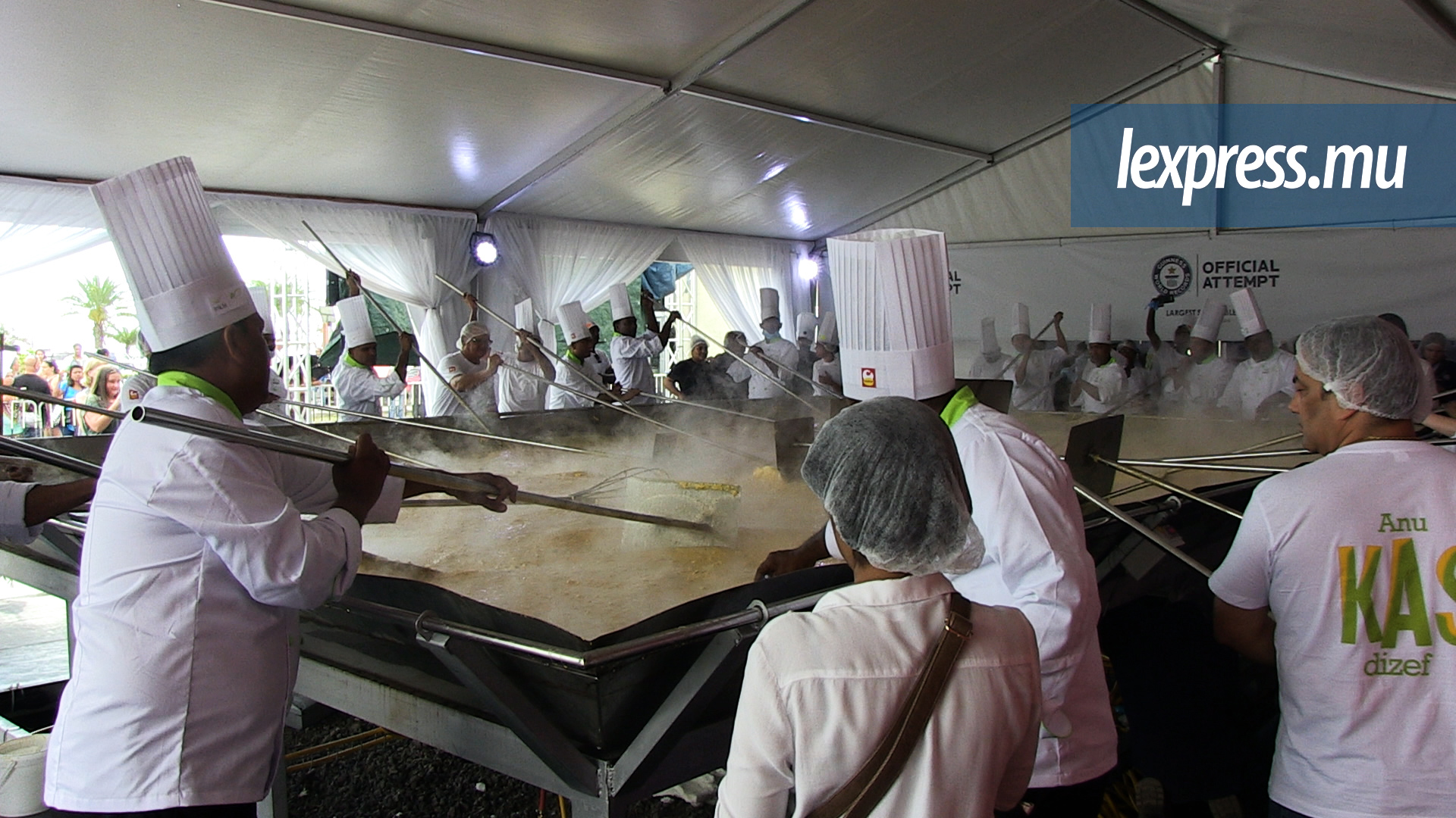 Guiness World Records : Inicia Ltée bat le record du «Largest Scrambled Eggs» pour ses 40 ans