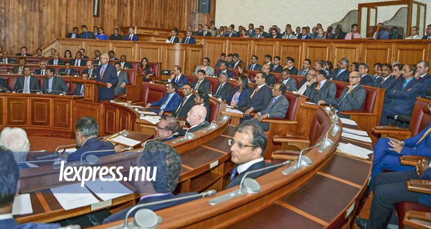 Parlement: pour qui n’y voit goutte