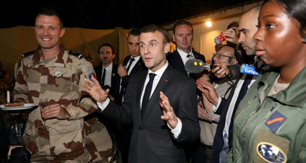«Gilets jaunes»: Macron appelle à «l’ordre», Philippe dénonce «des gestes antisémites»
