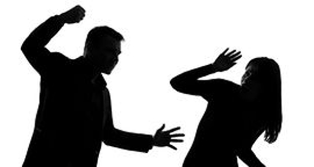 Violence domestique: deux femmes portent plainte contre leurs compagnons