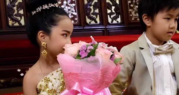 Thaïlande: «amoureux dans une vie passée», des jumeaux de 6 ans mariés