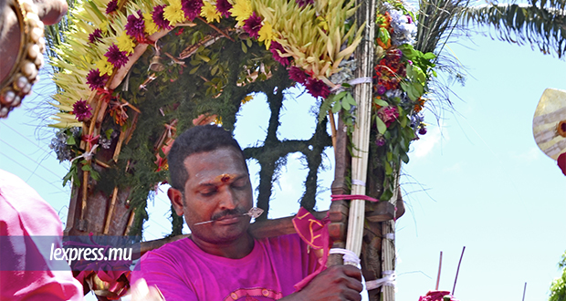Thaipoosam cavadee: sacrifice et dévotion au service du dieu Muruga