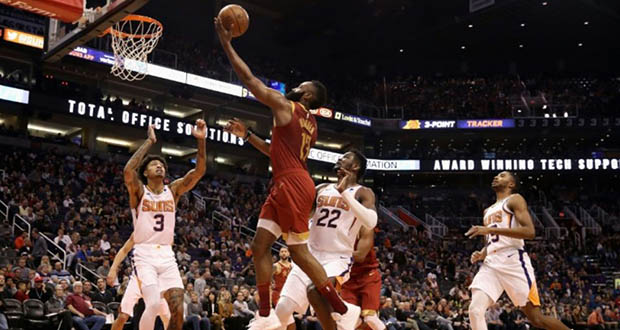 NBA: Harden continue sa série avec Houston, Denver freiné