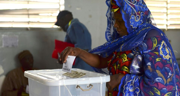 Sénégal: affluence à la présidentielle, Macky Sall en quête d’un second mandat