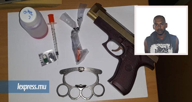Curepipe: un suspect arrêté avec plusieurs objets prohibés 