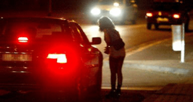 Trafic d’enfants: la proxénète se prostituait aussi devant ses petits
