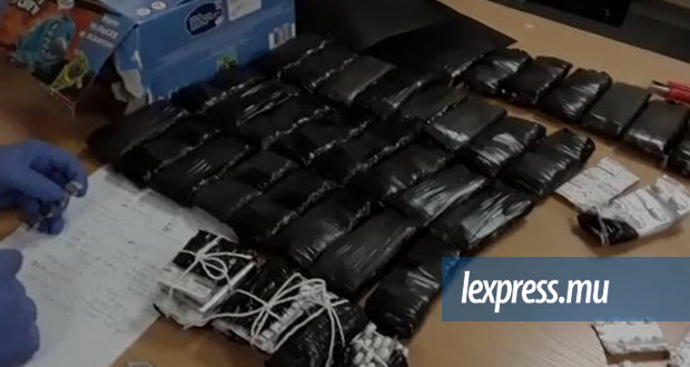 Aéroport: des enfants de 6 et 9 ans transportent de la drogue d’une valeur de Rs 3,4 M
