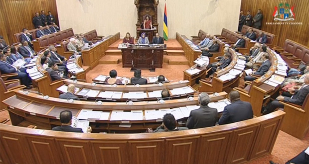 Le Parlement ajourné à mardi 2 juillet