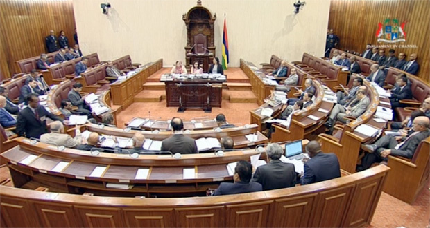 Parlement: le financement politique et la déclaration des avoirs comme projets