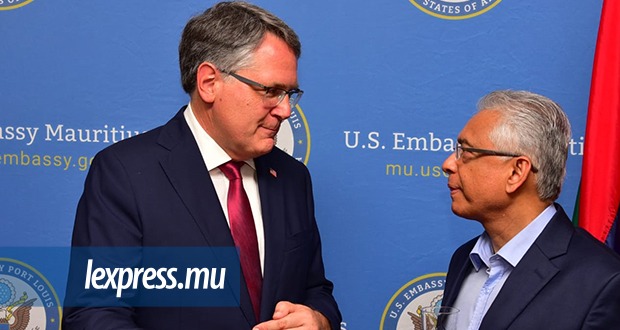 Souveraineté sur l’archipel: l’ambassadeur américain ramène le PM à la dure réalité