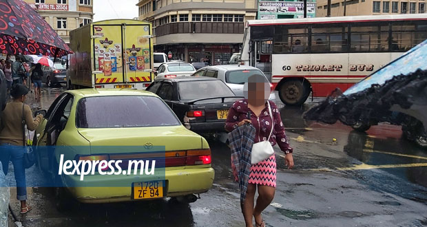 Taxis marrons: bras de fer usagers et forces de l’ordre