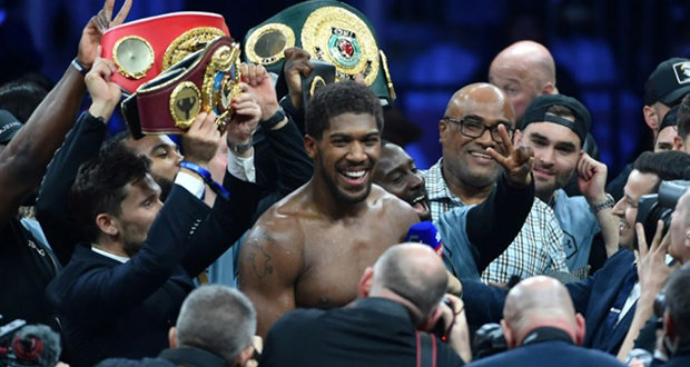 Boxe: Joshua prend sa revanche sur Ruiz et récupère ses titres mondiaux des lourds