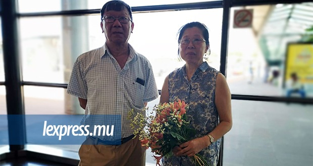 A l’aéroport: les 12 étudiants de Wuhan sont arrivés 