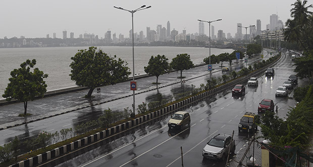 Cyclone Nisarga: les habitants de Bombay appelés à rester confinés