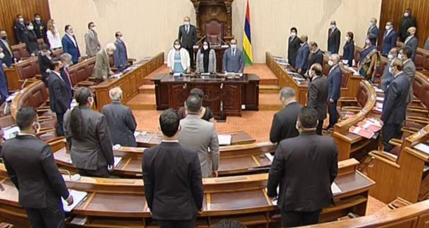 Parlement: le Wakashio au centre de l’attention