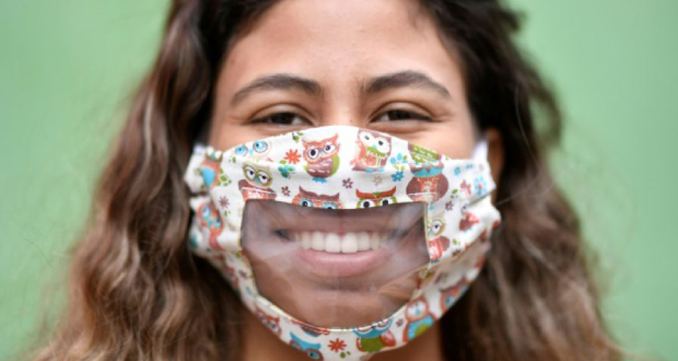 Masques transparents: «une avancée» pour les sourds, freinée par son coût
