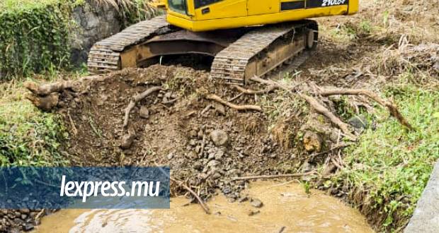 Les nettoyages de drains se font en vue de la saison pluvieuse