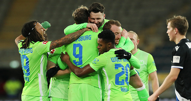 Bundesliga: Wolfsburg gagne et se rapproche de la deuxième place