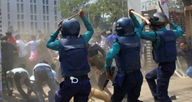 Bangladesh: la police ouvre le feu sur une manifestation liée au Covid, un mort