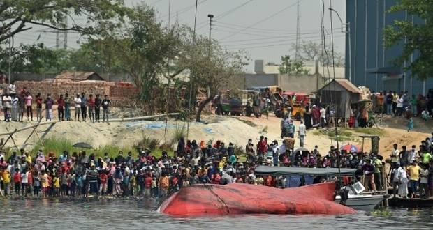 Bangladesh: 26 morts dans une collision de bateaux