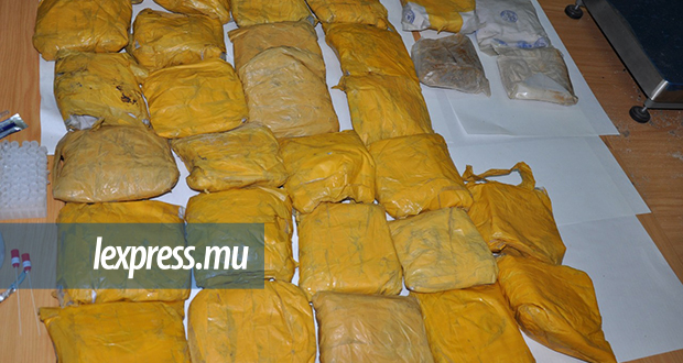 Saisie-record de drogue: Un policier arrêté 