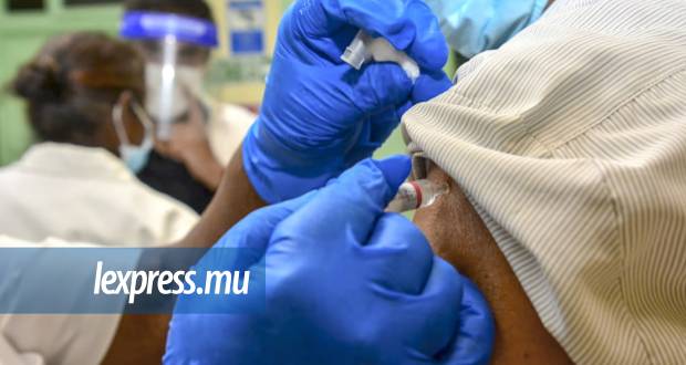 Vaccination anti-covid-19: Les autorités envisagent une troisième dose l’année prochaine