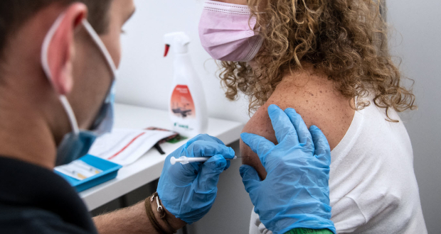 URGENT: Covid: objectif de 35 millions de Français complètement vaccinés fin août (Premier ministre)