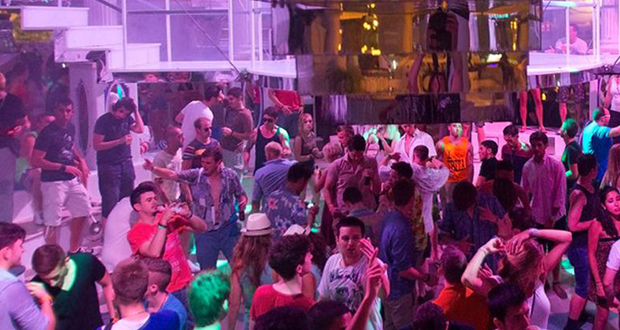 Espagne: les discothèques rouvrent à Barcelone et Madrid