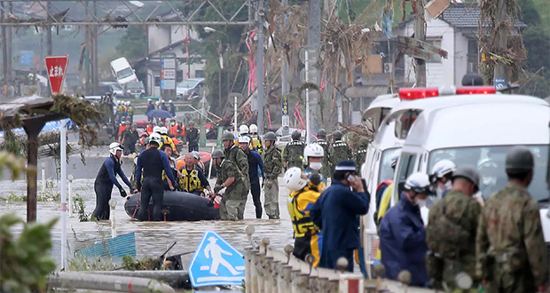 Japon: 19 personnes portées disparues après des glissements de terrain