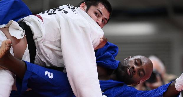 JO-2020 - Judo: déception pour Teddy Riner, battu en quart de finale, au mieux en bronze