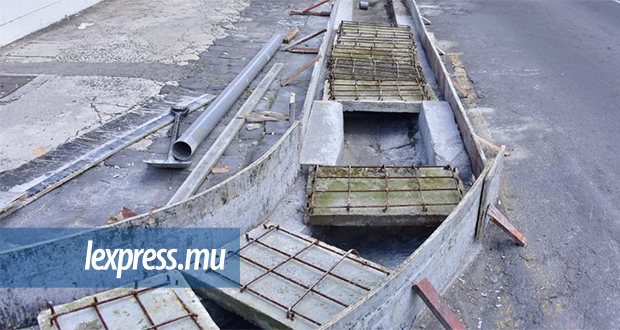 Patrimoine: qui veut la peau des trottoirs pavés de Port-Louis ?