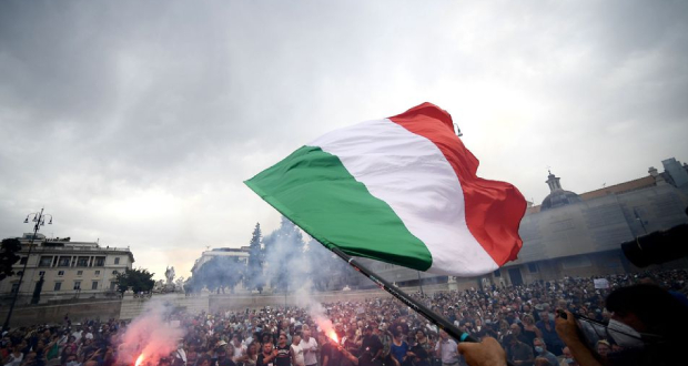 Italie: manifestation à Rome contre le pass sanitaire