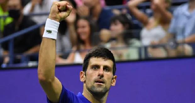 Open d'Australie: peu de chance d'avoir un visa pour les joueurs non vaccinés, Djokovic s'interroge