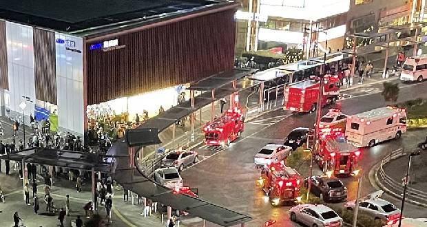 Attaque dans un train à Tokyo: au moins dix blessés, un suspect arrêté 