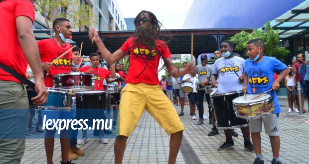  Mathieu Carosin Drumming School prend d'assaut Grand Baie La Croisette